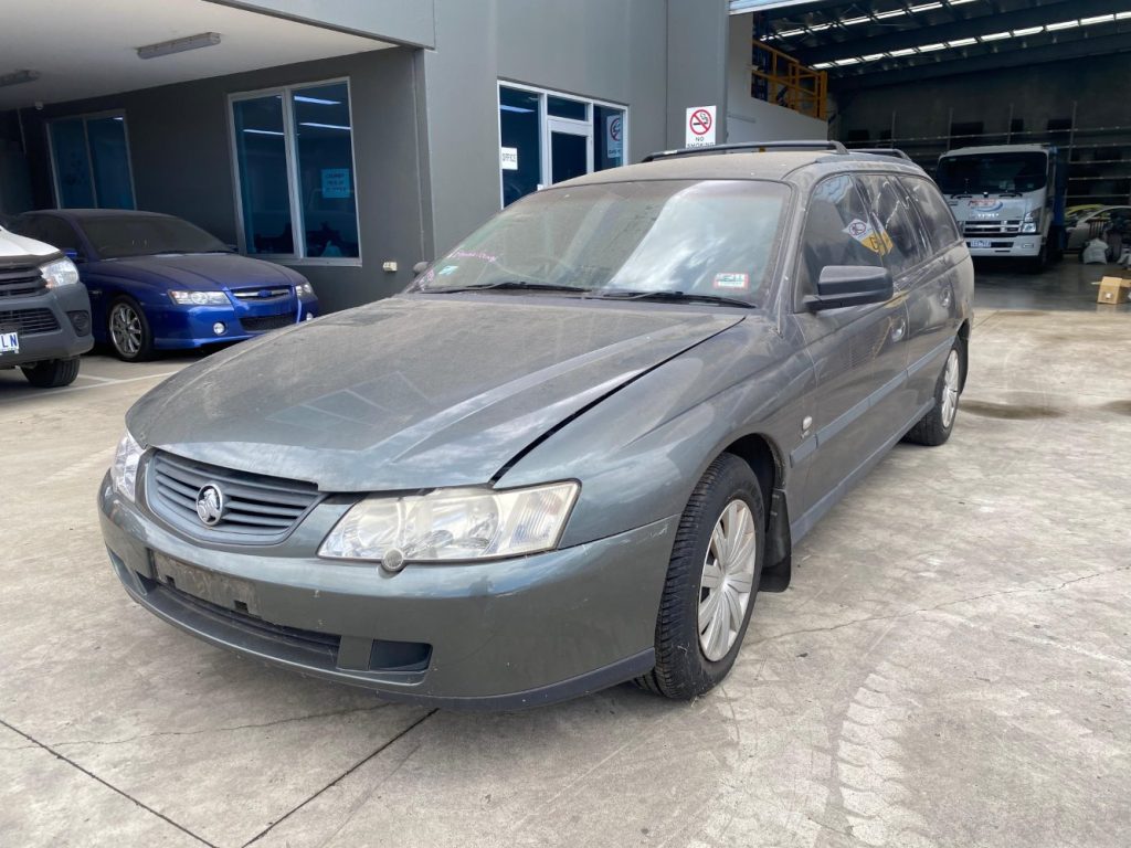 Car Wreckers - Holden Commodore 2002 Grey Auto Petrol