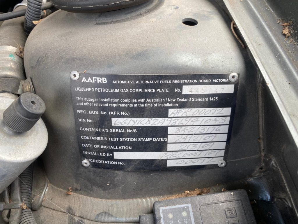 Car Wreckers - Holden Commodore 2002 Grey Auto Petrol