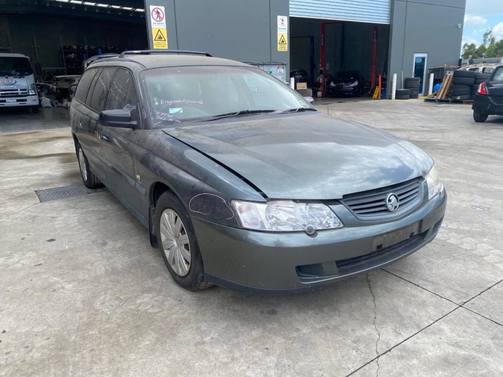 Car Wreckers - Holden Commodore 2002 Grey Auto Petrol