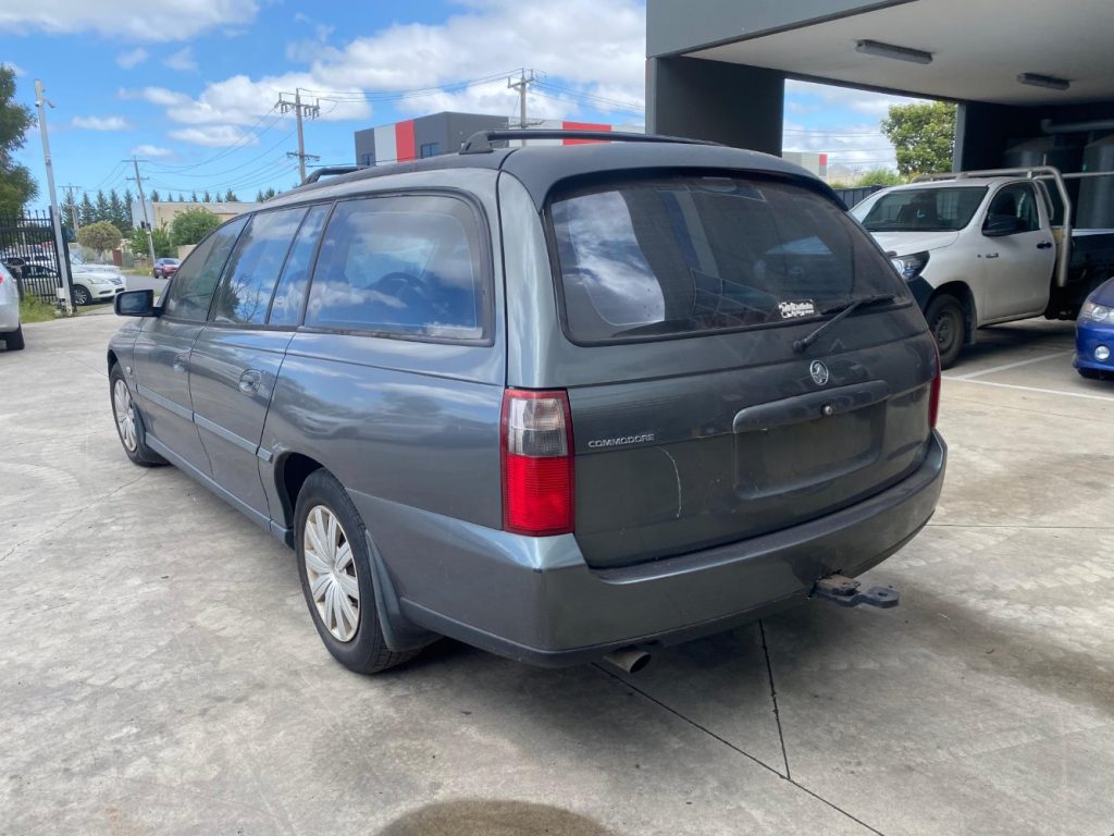 Car Wreckers - Holden Commodore 2002 Grey Auto Petrol