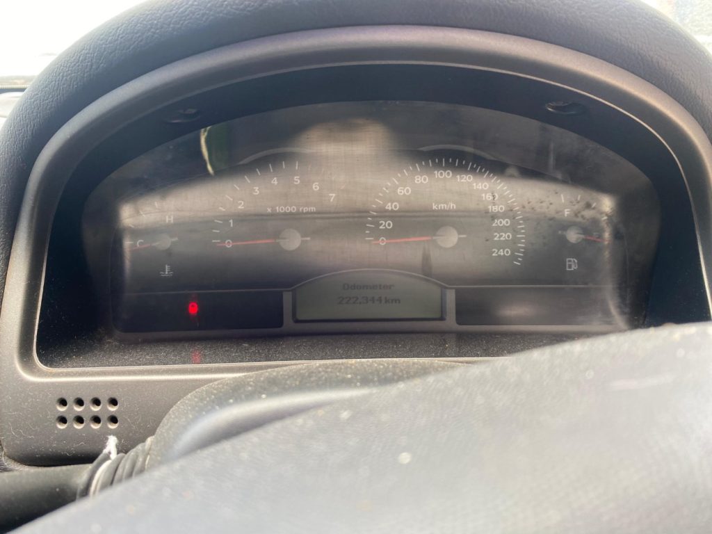 Car Wreckers - Holden Commodore 2002 Grey Auto Petrol