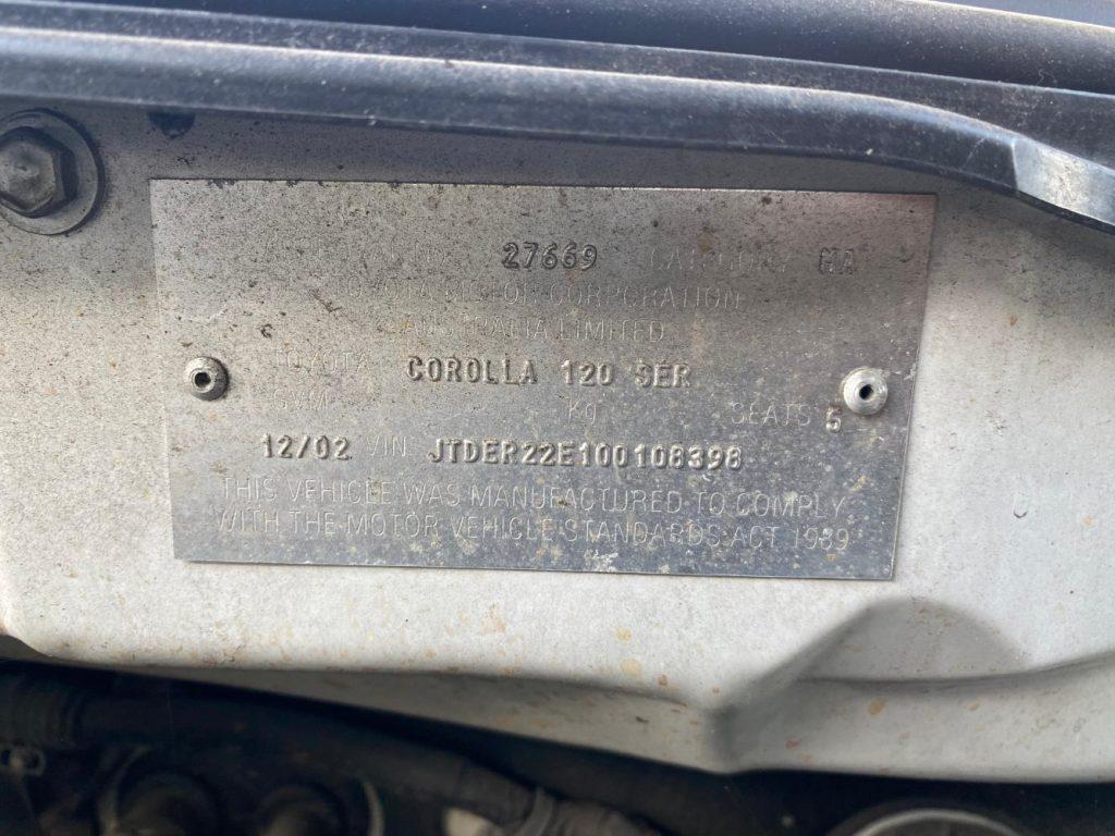 Car Wreckers - Toyota Corolla 2002 White Auto