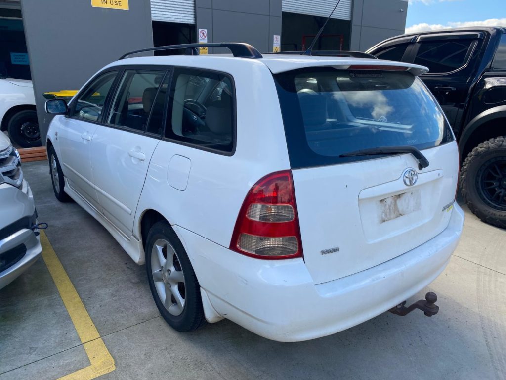 Car Wreckers - Toyota Corolla 2002 White Auto