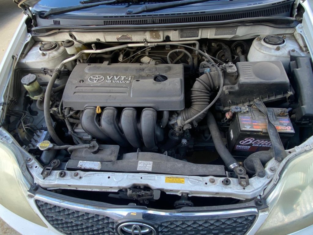 Car Wreckers - Toyota Corolla 2002 White Auto