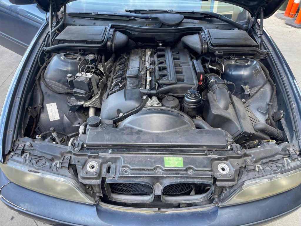 Car Wreckers - BMW 5 E39 2003 Blue Auto Petrol