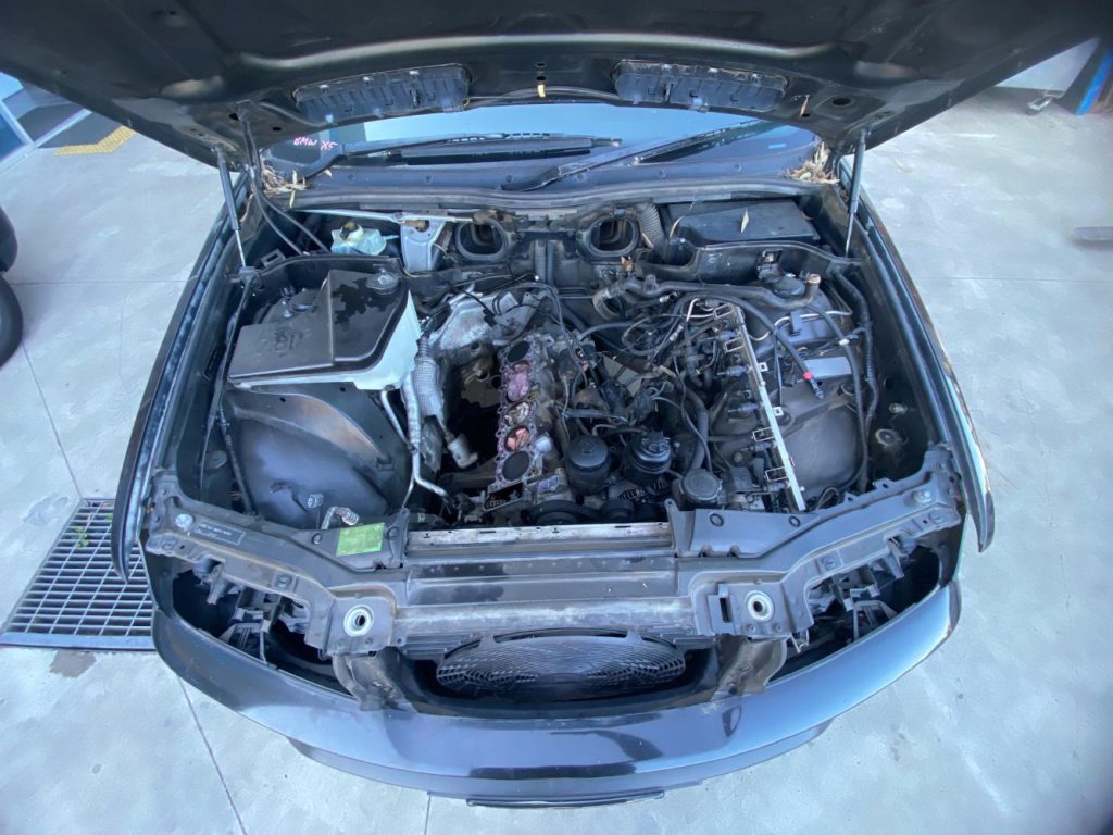 Car Wreckers - BMW X5 2003 Black Auto Petrol