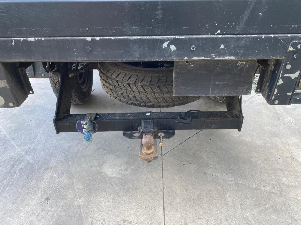 Car Wreckers - Mazda B2500 2003 White Manual Diesel