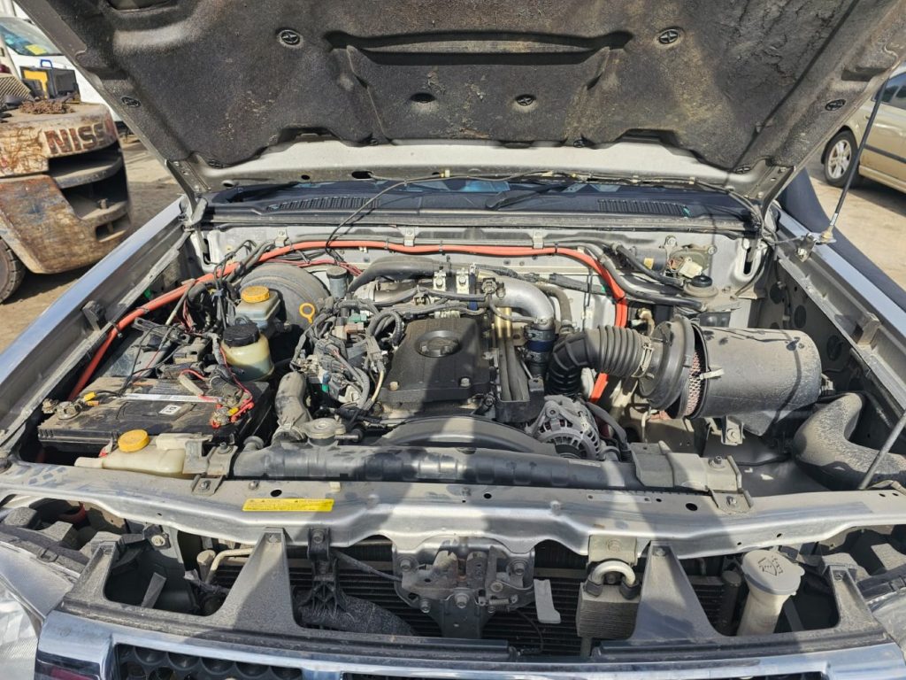 Car Wreckers - Nissan Navara 2003 Silver Manual Diesel