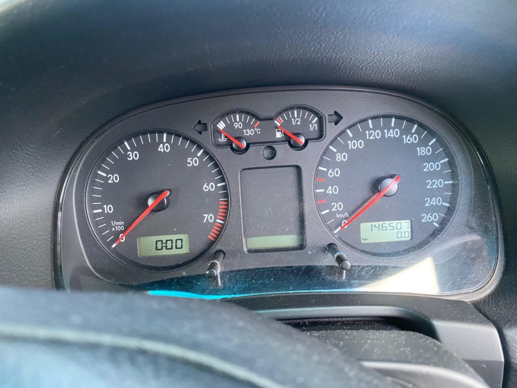Car Wreckers - Volkswagen Golf 2003 Silver Auto Petrol