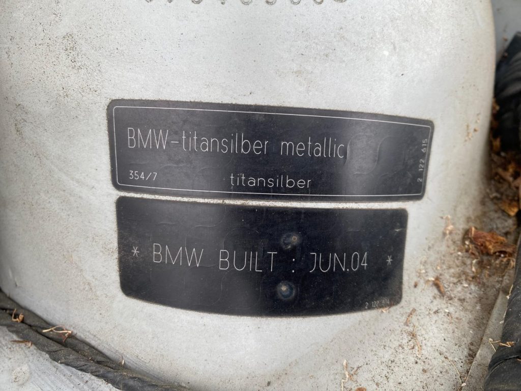 Car Wreckers - BMW 320i 2004 Silver Auto Petrol