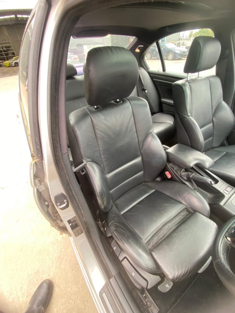 Car Wreckers - BMW 320i 2004 Silver Auto Petrol