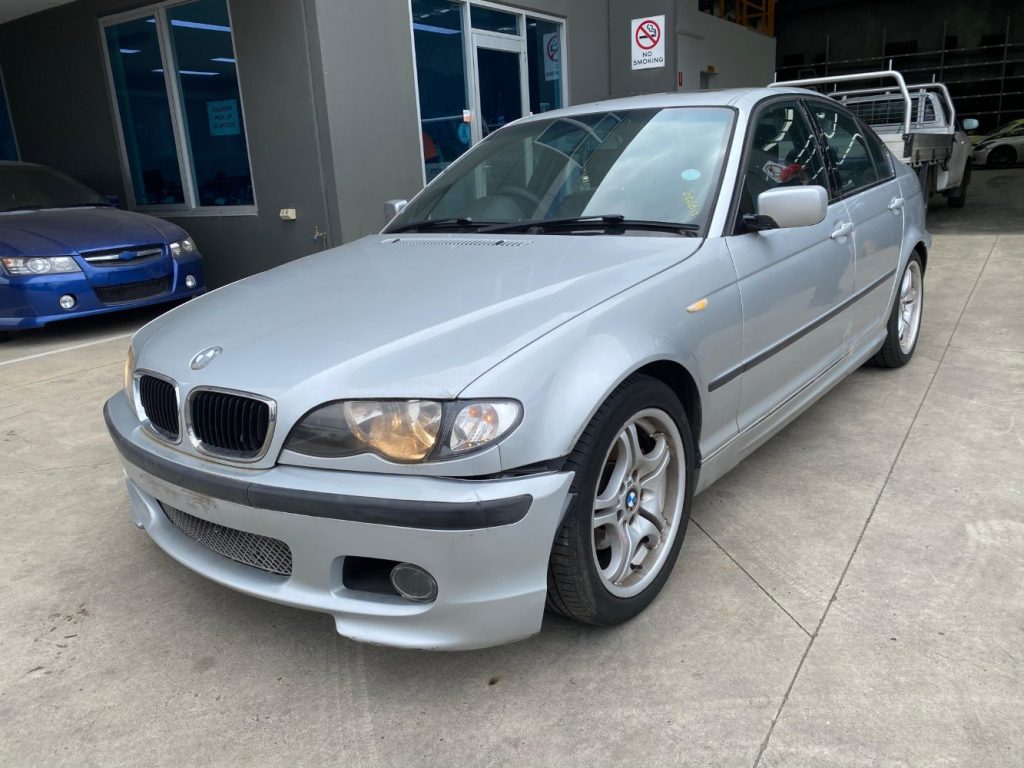 Car Wreckers - BMW 320i 2004 Silver Auto Petrol