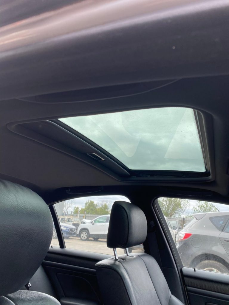 Car Wreckers - BMW 320i 2004 Silver Auto Petrol