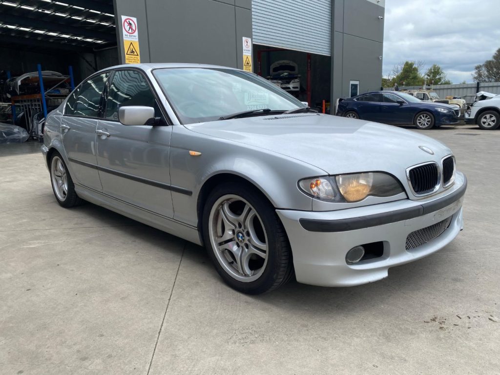 Car Wreckers - BMW 320i 2004 Silver Auto Petrol