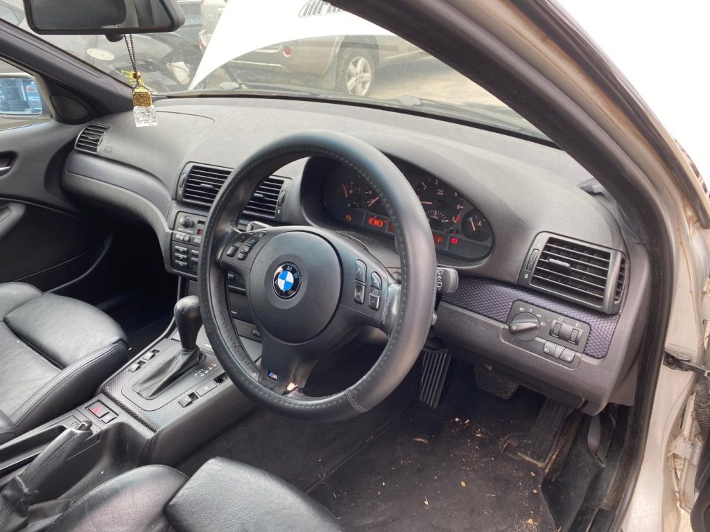 Car Wreckers - BMW 320i 2004 Silver Auto Petrol