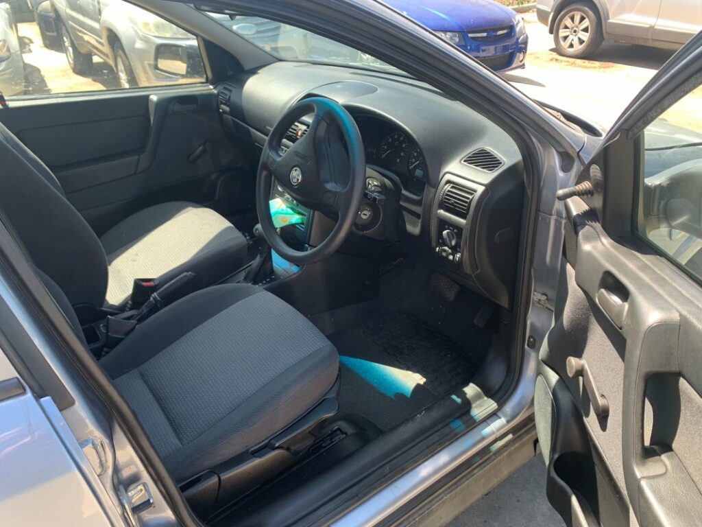 Car Wreckers - Holden Astra 2004