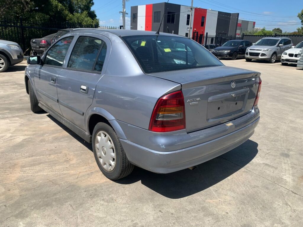 Car Wreckers - Holden Astra 2004