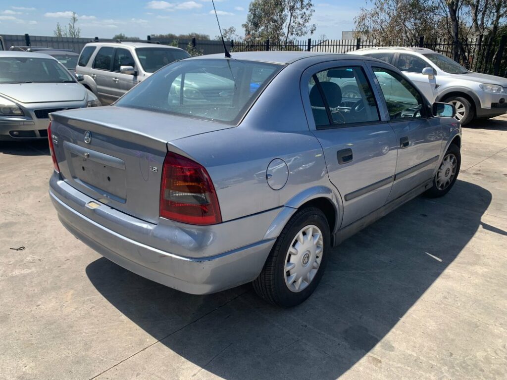 Car Wreckers - Holden Astra 2004