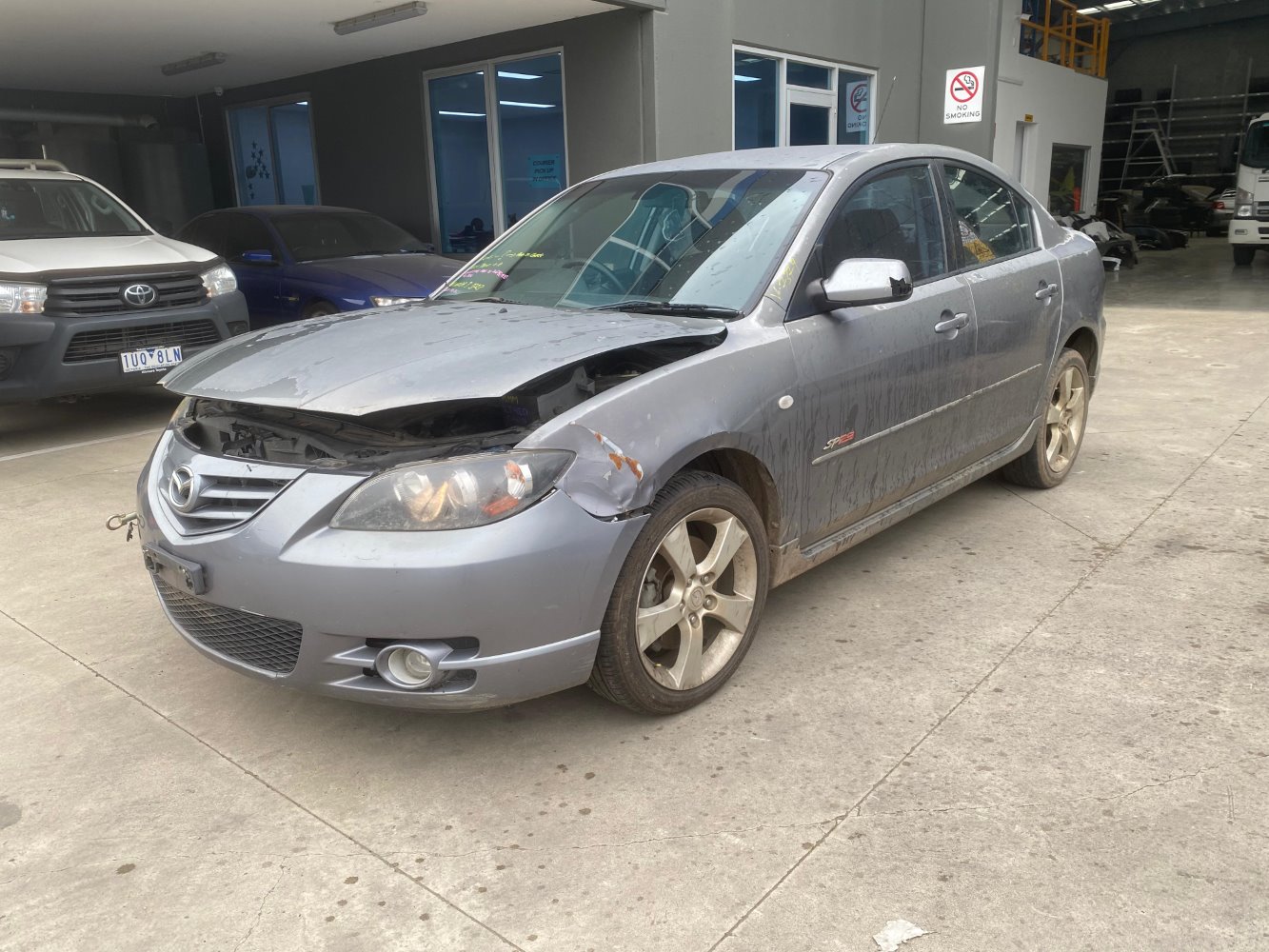 May.ページ Car Wreckers - Mazda 3 2004 Grey Auto Petrol