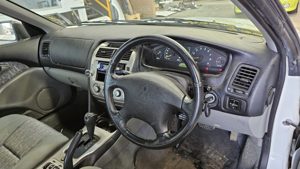 Mitsubhishi Magna 2004 TL 3.5L 6G74 (SOHC 24V) SOHC 24v Petrol V6 155kW Wagon FWD