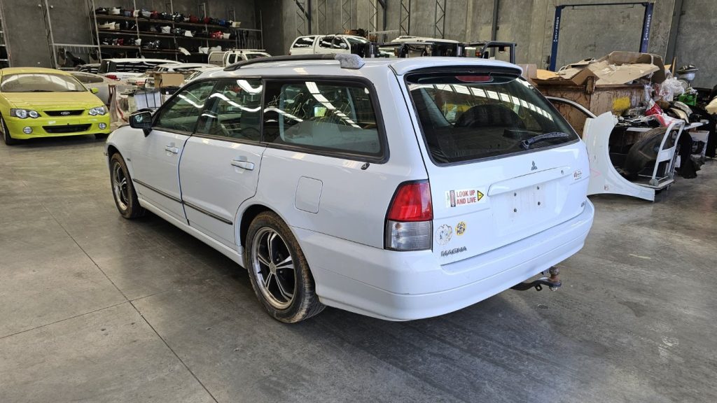 Mitsubhishi Magna 2004 TL 3.5L 6G74 (SOHC 24V) SOHC 24v Petrol V6 155kW Wagon FWD