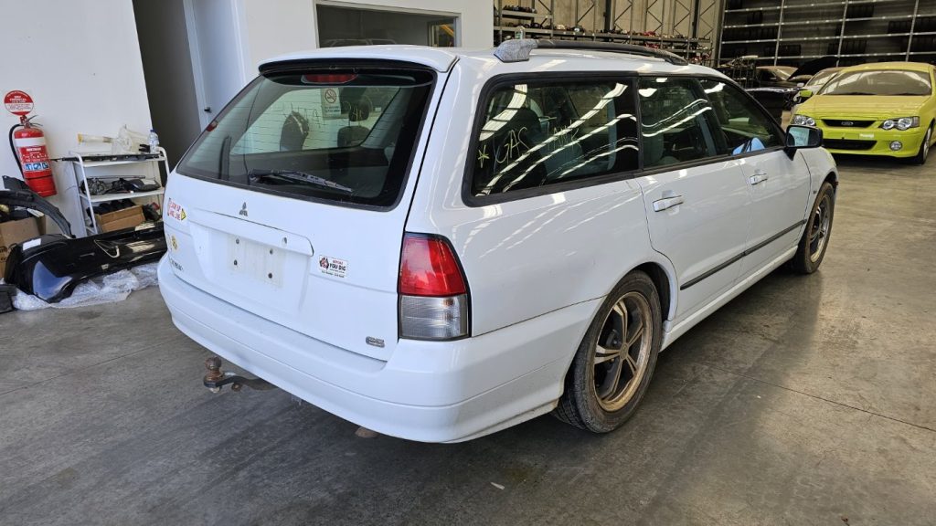 Mitsubhishi Magna 2004 TL 3.5L 6G74 (SOHC 24V) SOHC 24v Petrol V6 155kW Wagon FWD