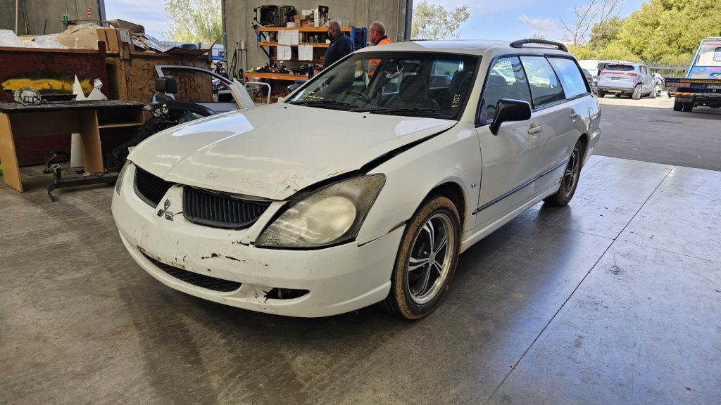 Mitsubhishi Magna 2004 TL 3.5L 6G74 (SOHC 24V) SOHC 24v Petrol V6 155kW Wagon FWD