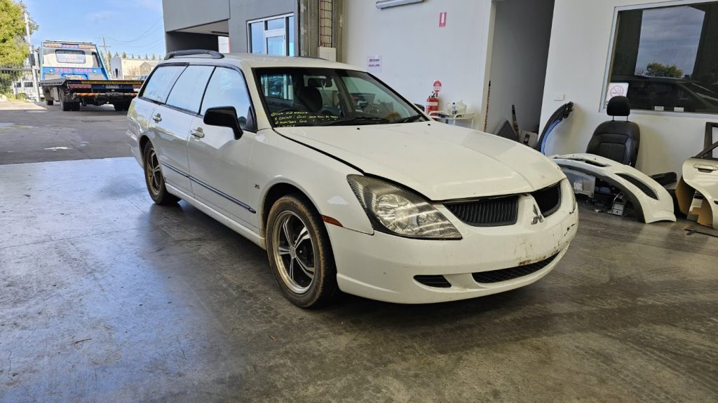 Mitsubhishi Magna 2004 TL 3.5L 6G74 (SOHC 24V) SOHC 24v Petrol V6 155kW Wagon FWD