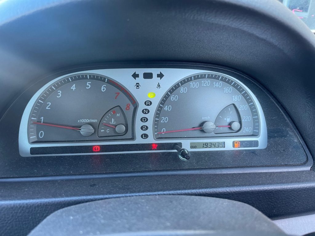 Car Wreckers - Toyota Camry 2004 Silver Auto