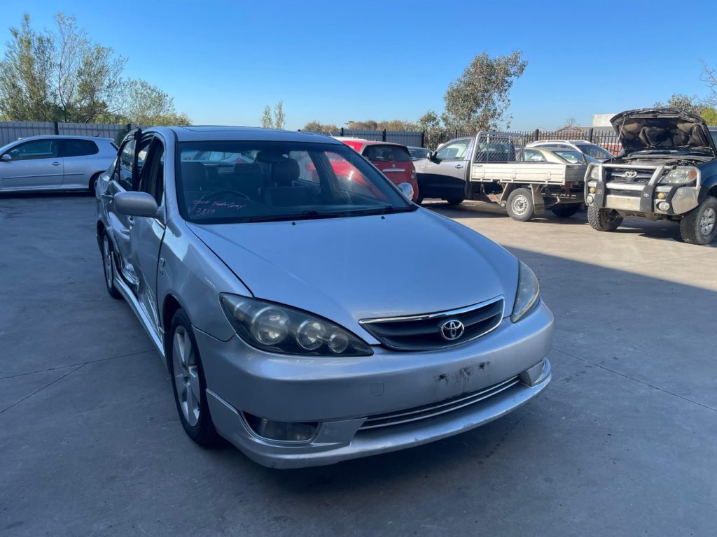 Car Wreckers - Toyota Camry 2004 Silver Auto