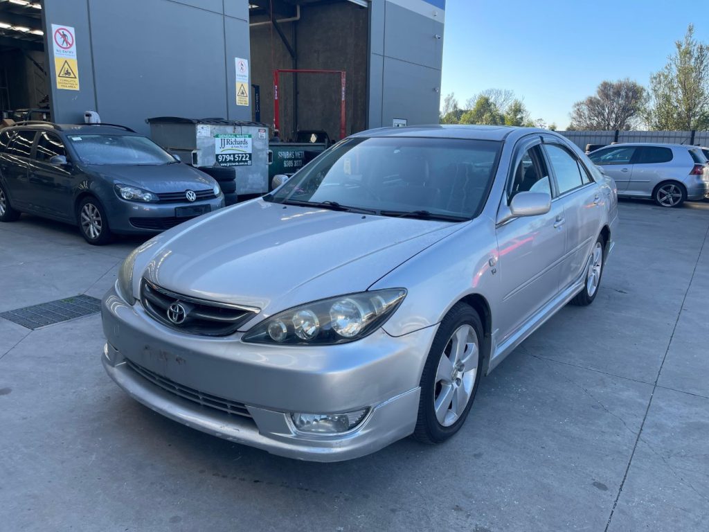 Car Wreckers - Toyota Camry 2004 Silver Auto