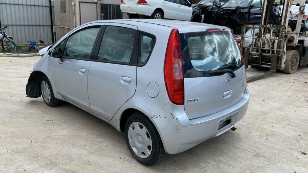 Car Wreckers - Mitsubishi Colt 2004