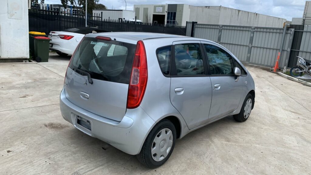 Car Wreckers - Mitsubishi Colt 2004