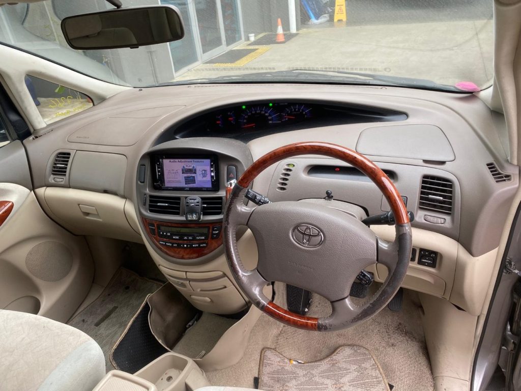 Car Wreckers - Toyota Estima 2004 Silver Auto Petrol