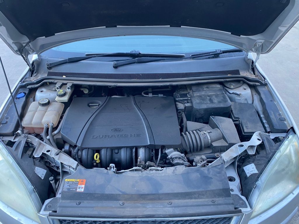 Car Wreckers - Ford Focus 2005 Silver Auto Petrol