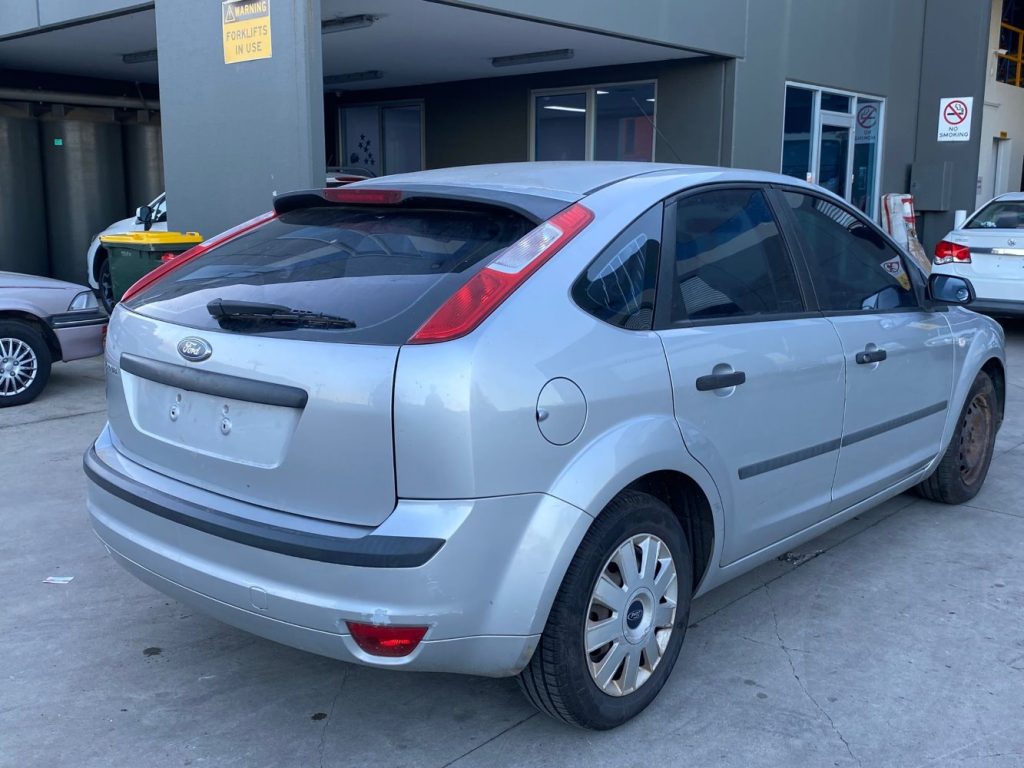Car Wreckers - Ford Focus 2005 Silver Auto Petrol