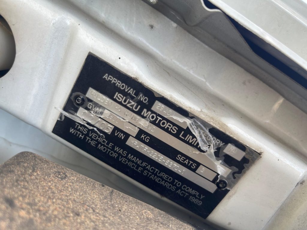 Car Wreckers - Holden Rodeo 2005 White Manual Petrol