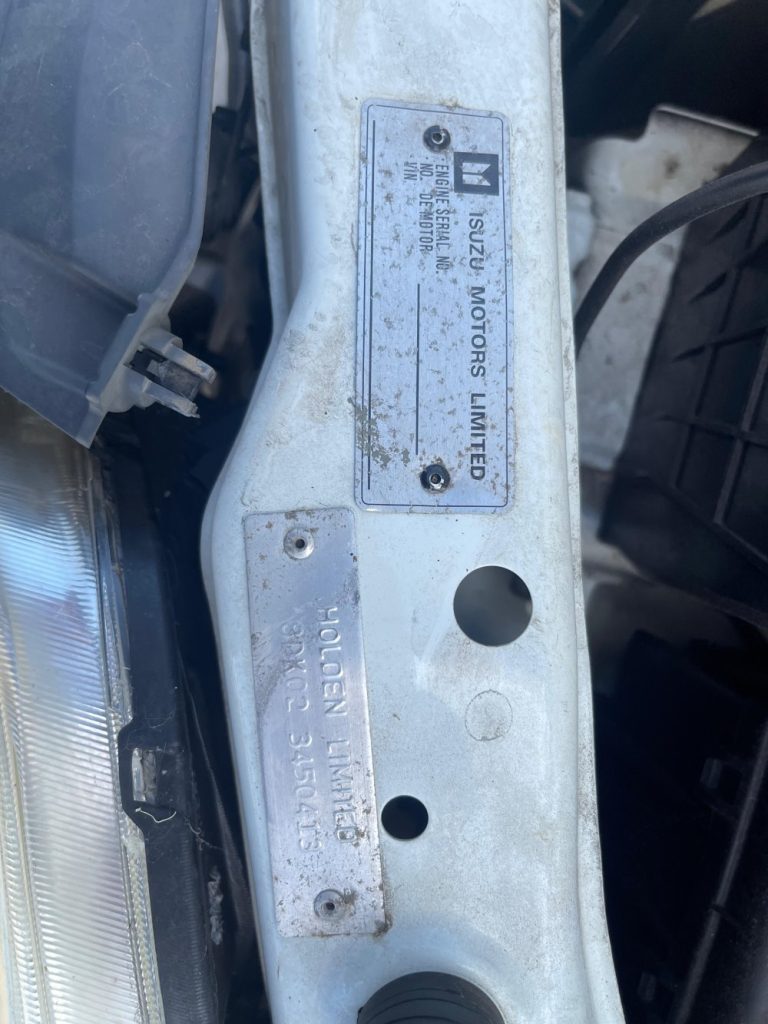 Car Wreckers - Holden Rodeo 2005 White Manual Petrol