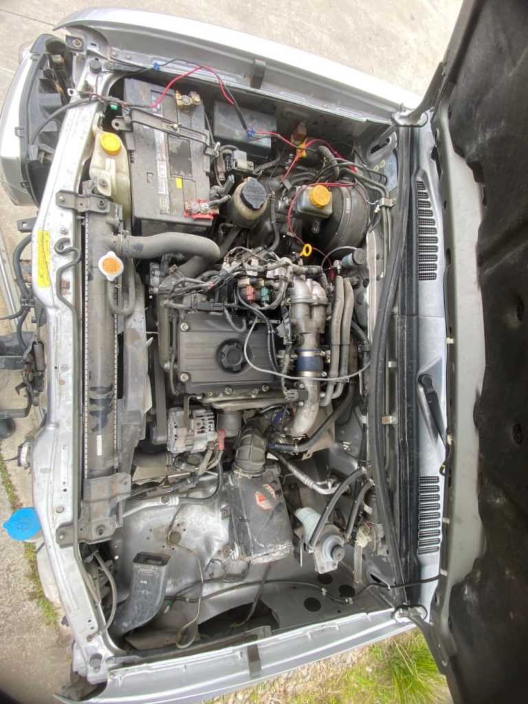 Car Wreckers - Nissan Navara 2005 Silver Auto Petrol