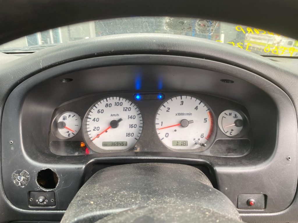 Car Wreckers - Nissan Navara 2005 Silver Auto Petrol