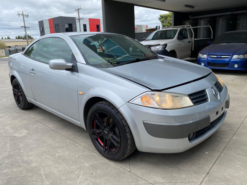 Car Wreckers - Renault Megane 2005 Silver Manual Petrol