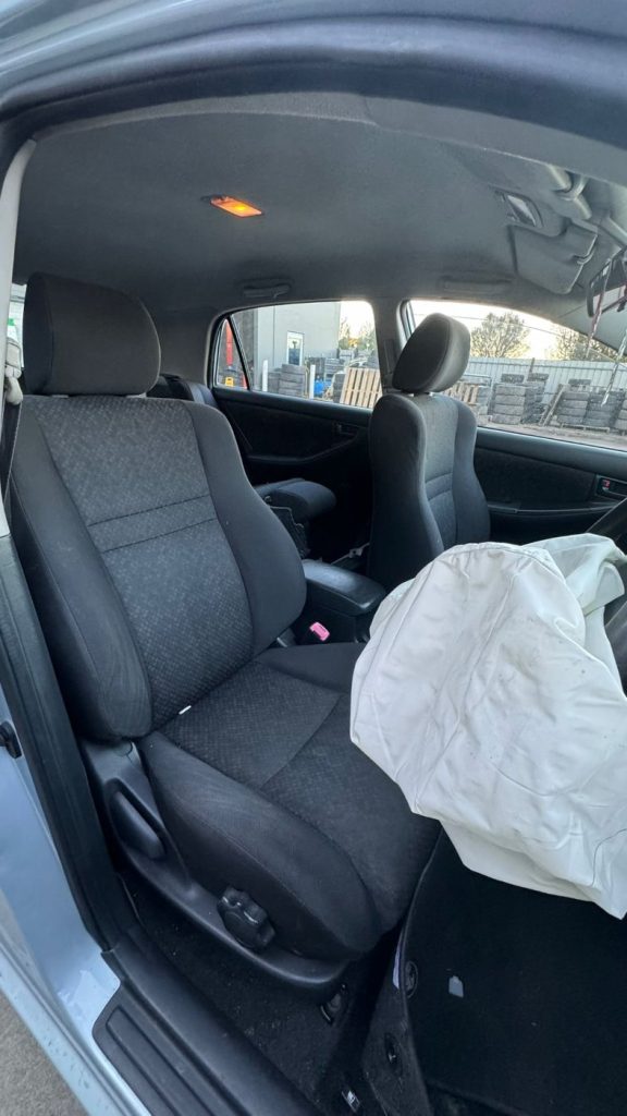 Car Wreckers - Toyota Corolla 2005 Silver Auto Petrol