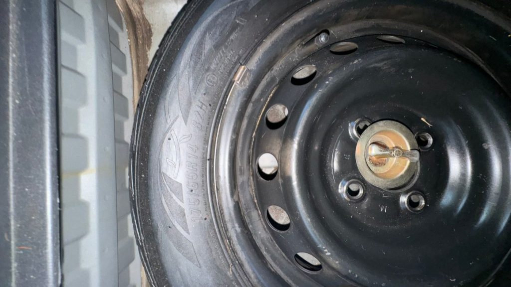 Car Wreckers - Toyota Corolla 2005 Silver Auto Petrol