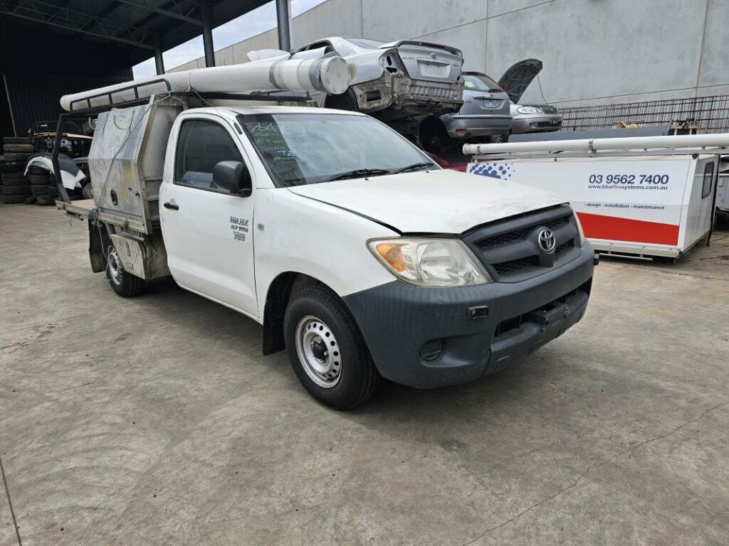 Car Wreckers - Toyota Hilux 2005