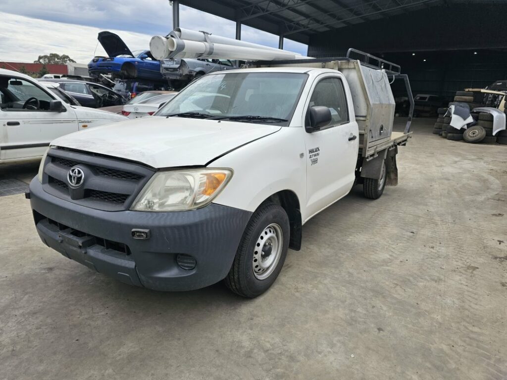 Car Wreckers - Toyota Hilux 2005
