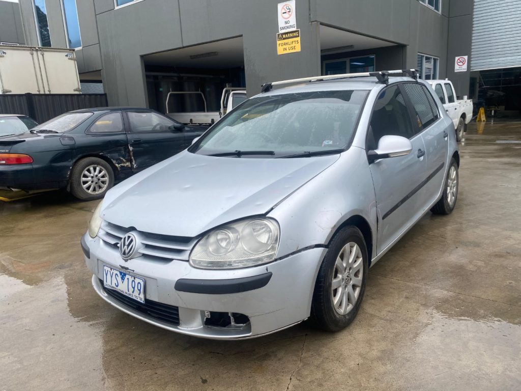 Car Wreckers - Volkswagen Golf 2005 Silver Manual Diesel