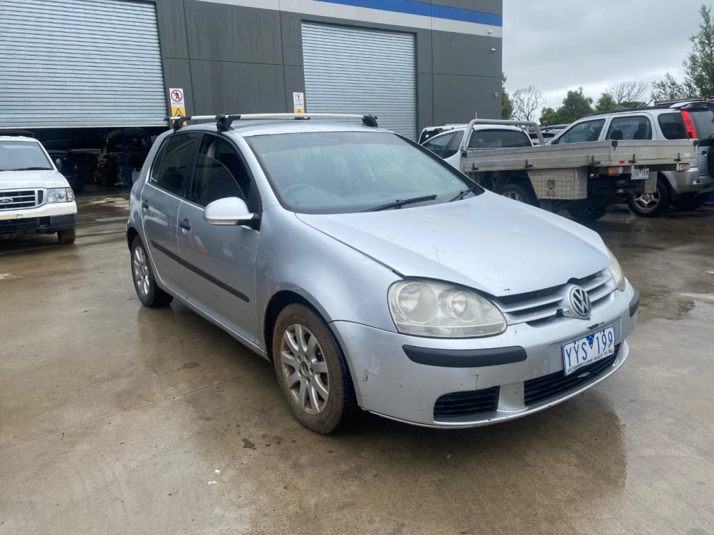 Car Wreckers - Volkswagen Golf 2005 Silver Manual Diesel