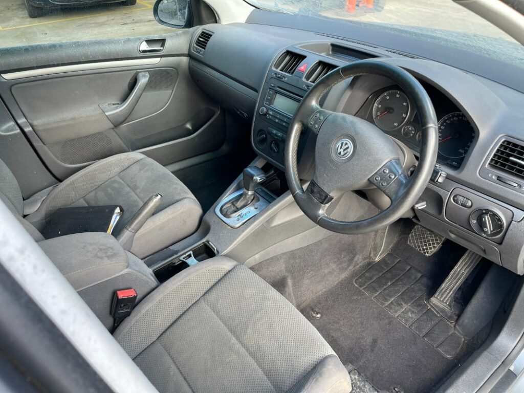 Car Wreckers - Volkswagen Golf 2005