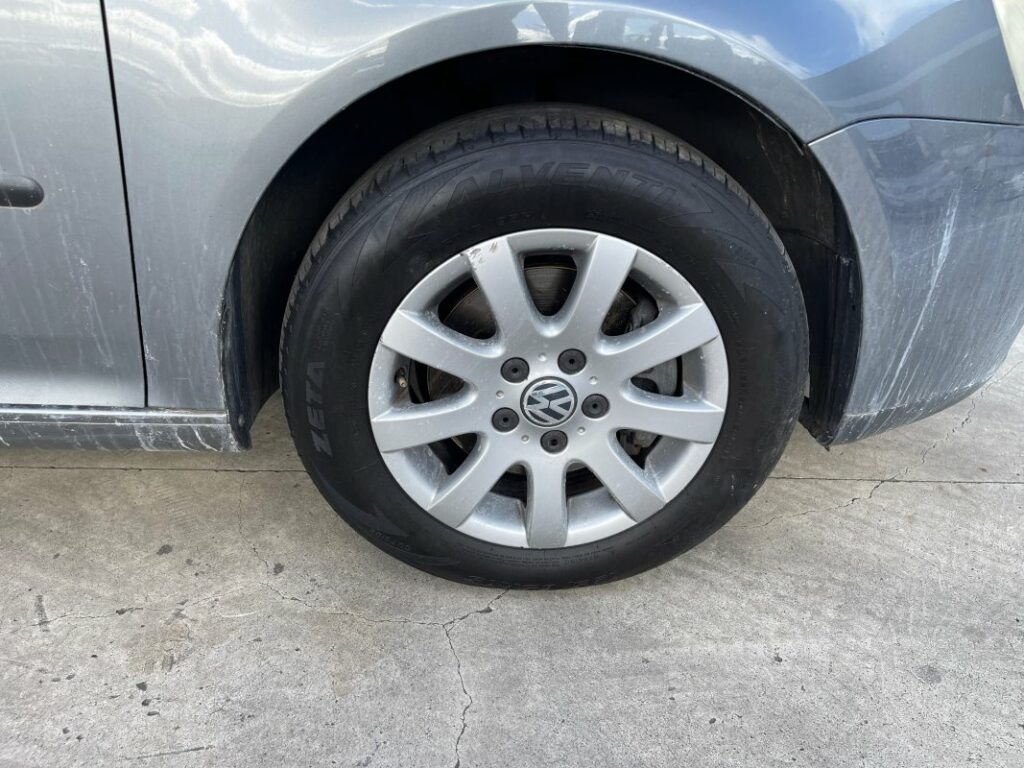 Car Wreckers - Volkswagen Golf 2005