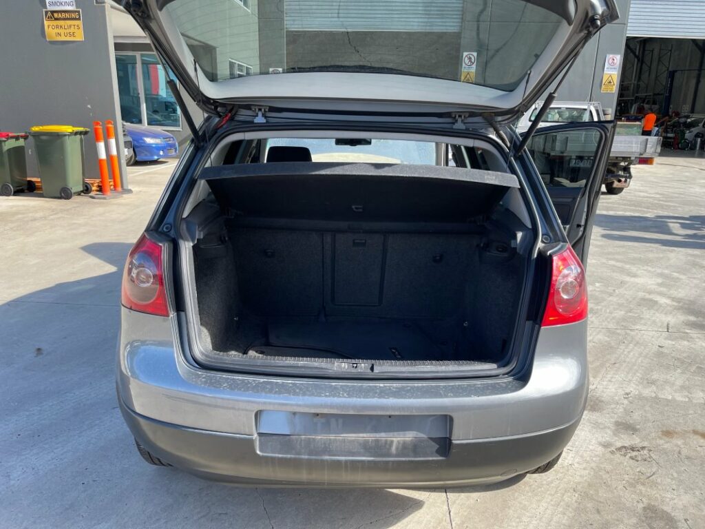 Car Wreckers - Volkswagen Golf 2005